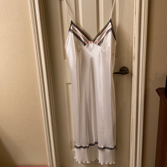 Linea Donatella Other - LINEA DONATELLA LONG SLEEP GOWN SIZE LARGE